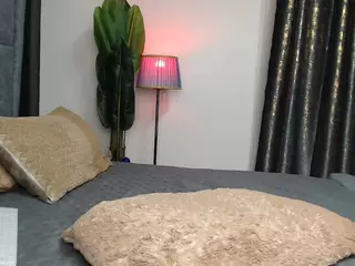 Nisha-Lee's Live Sex Cam Show
