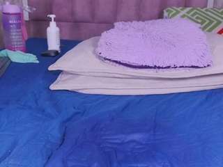 violetta-lond Live Webcam on CamSoda