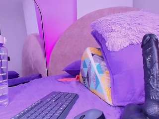 violetta-lond's CamSoda show and profile