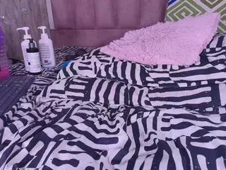 violetta-lond's Live Sex Cam Show
