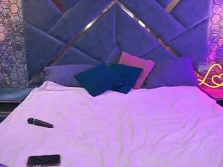 arianadark's CamSoda show and profile