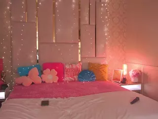 ArianaDark's Live Sex Cam Show