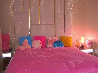 ArianaDark's Live Sex Cam Show