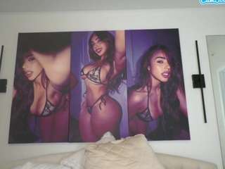 Live webcam model kimthedoll on Soda Cams