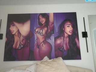 Live webcam model kimthedoll on Soda Cams