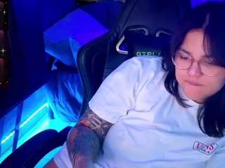 miacanelaxo's CamSoda show and profile