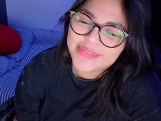 miacanelaxo live cam profile