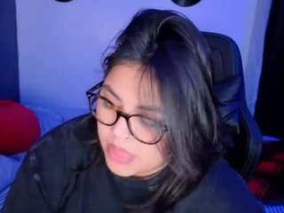 miacanelaxo live cam profile