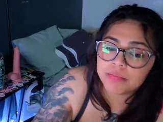 miacanelaxo live cam