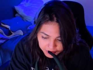 miacanelaxo live webcam show
