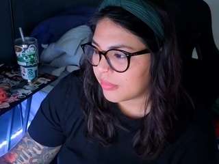 miacanelaxo live webcam show