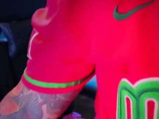 miacanelaxo live cam preview