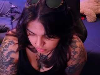 miacanelaxo live cam preview