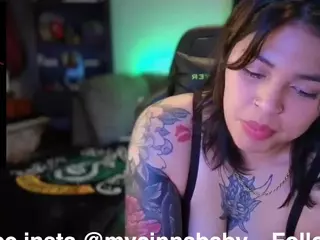 miacanelaxo's Live Sex Cam Show