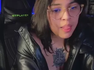 miacanelaxo's Live Sex Cam Show