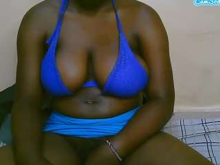  queen-maira chat room