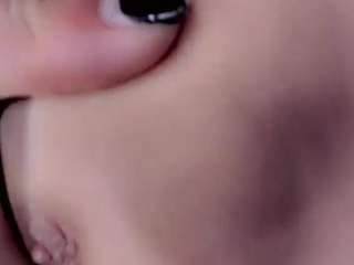 yarethrouss live webcam show