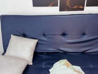 Live webcam model anamyle22 on Soda Cams