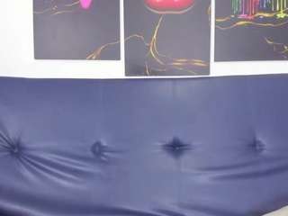 anamyle22's CamSoda show and profile