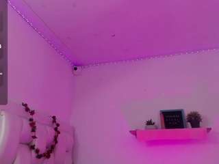 anamyle22 Live Webcam on CamSoda