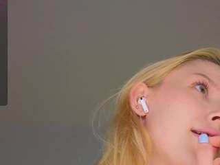 monikacutie Live Webcam on CamSoda