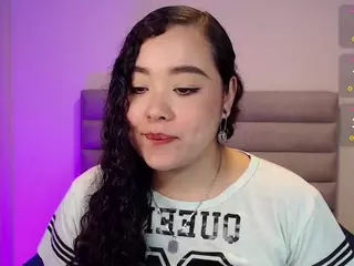Tiffany-Giil's Live Sex Cam Show
