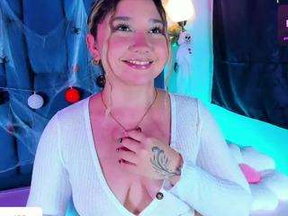cherryquen Live Webcam on CamSoda