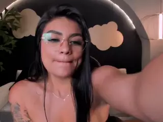 NicoleSanz's Live Sex Cam Show