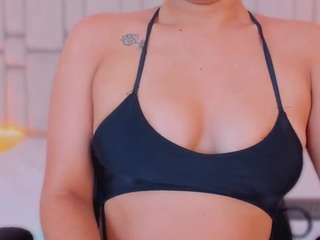 roxanneshelby live cam preview