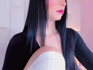 emmajonees's CamSoda show and profile