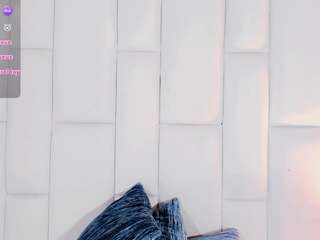 emmajonees live cam profile