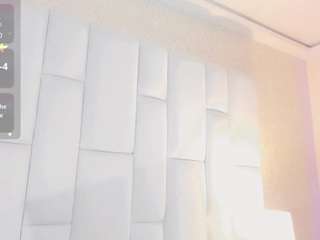 Emmajonees live cam preview