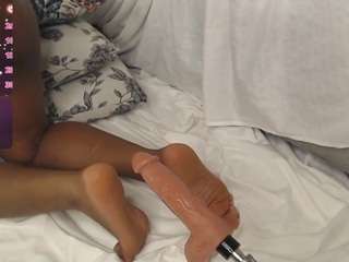 genesismoretz live cam profile