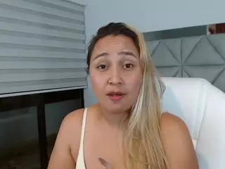 nanalevy's Live Sex Cam Show