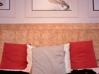 anna-gabor Live Webcam on CamSoda