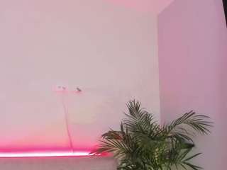 hanna-2modesty webcam model