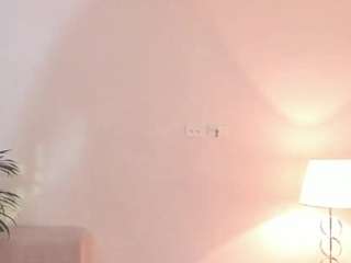 hanna-2modesty's CamSoda show and profile