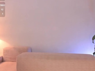 hanna-2modesty
