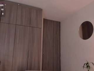 hanna-2modesty