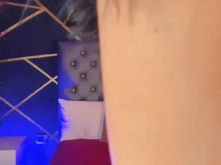 hanna-2's Live Sex Cam Show