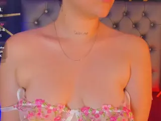 hanna-2's Live Sex Cam Show