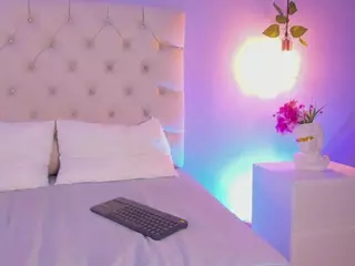 hanna-2's Live Sex Cam Show