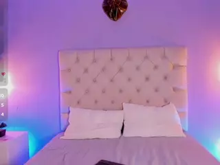 hanna-2's Live Sex Cam Show