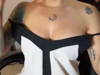 anastaxialynn webcam