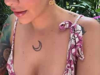 anastaxialynn webcam