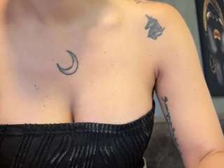 Live webcam model anastaxialynn on Soda Cams