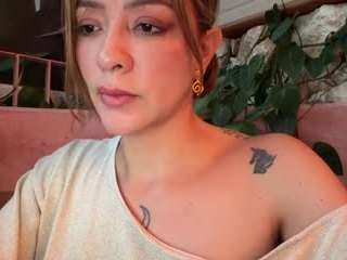 Live webcam model anastaxialynn on Soda Cams