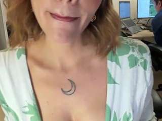 Live webcam model anastaxialynn on Soda Cams