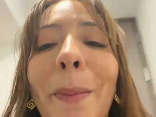 anastaxialynn webcam