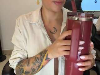 anastaxialynn Live Webcam on CamSoda